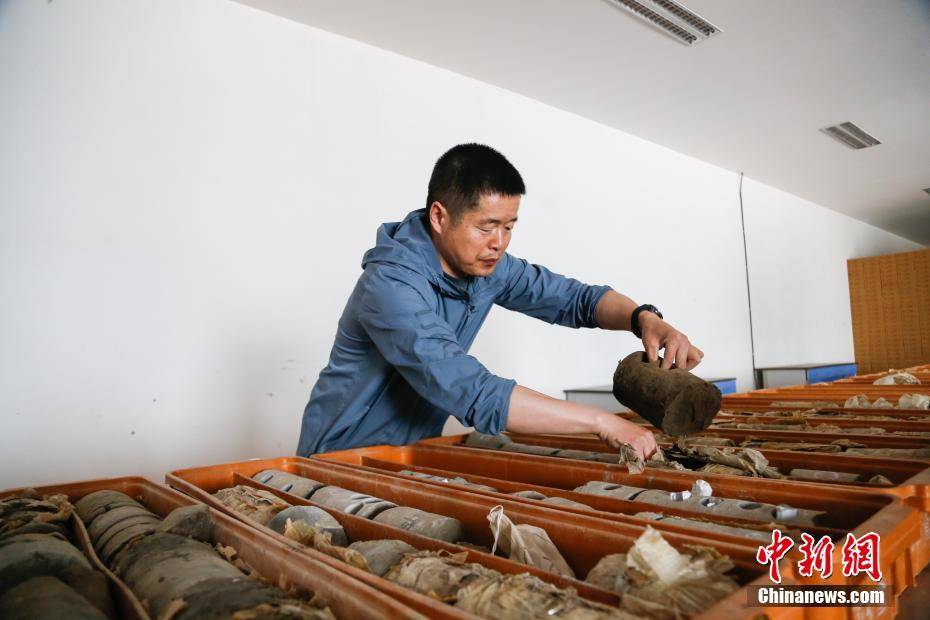 探訪青海油田自動化巖心庫 可儲存超20萬米巖心:均化庫
